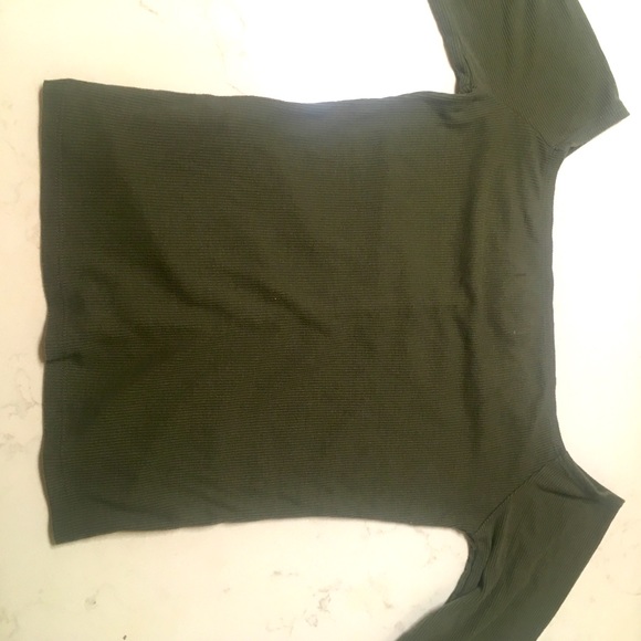 Hollister dark green fitted top - Picture 4 of 4